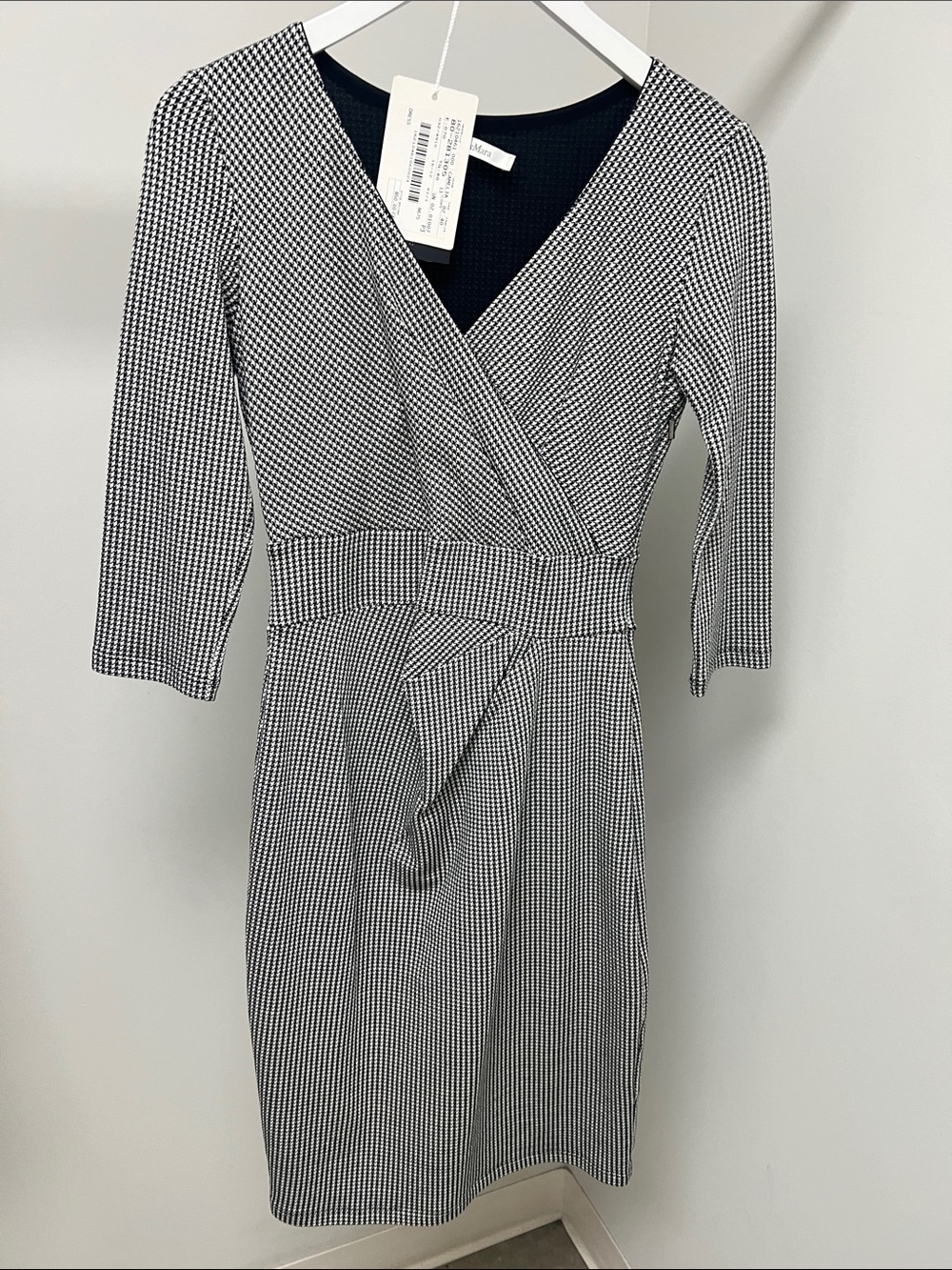 MaxMara Black and White Houndstooth Long-Sleeve Wrap Dress
